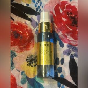 TRULY Coconut Dreams Perfume Mist